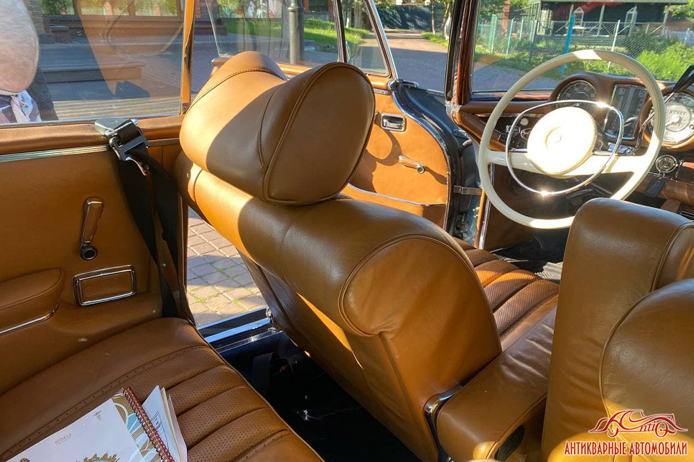 Mercedes-Benz 280SE 3.5