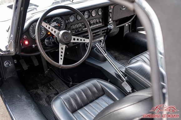 Jaguar E-type V12